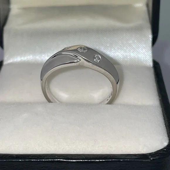 Solid 14K White Gold Natural Round Cut Natural Diamond Trio Modern Ring